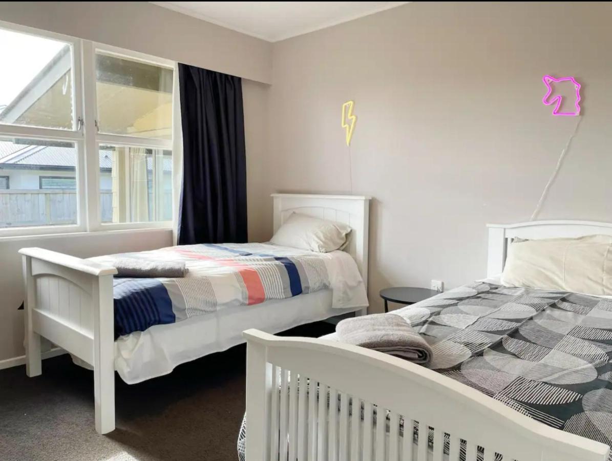 3 Bedroom Family House In Excellent Location แฮมิลตัน ภายนอก รูปภาพ